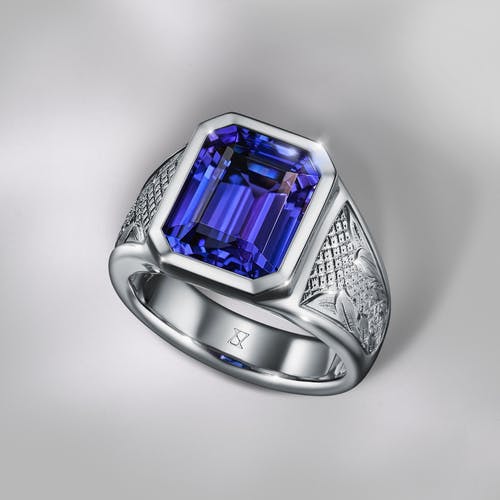 Signet ring with tanzanite made of palladium gold