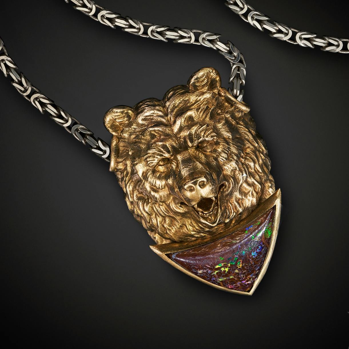 Men's pendant with a bear