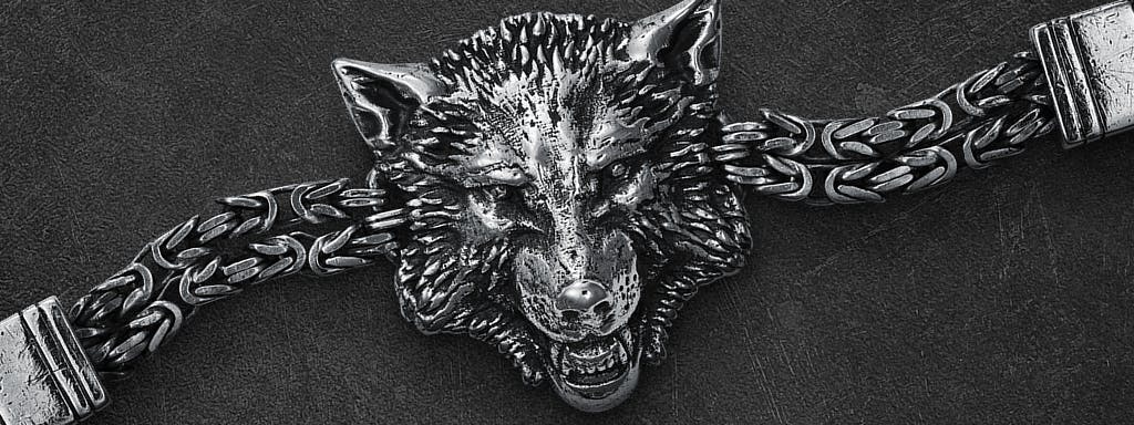 Bracelet for a man with a wolf