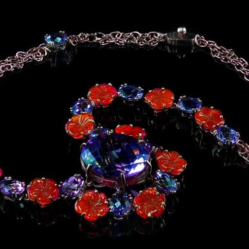 Necklace with flowers