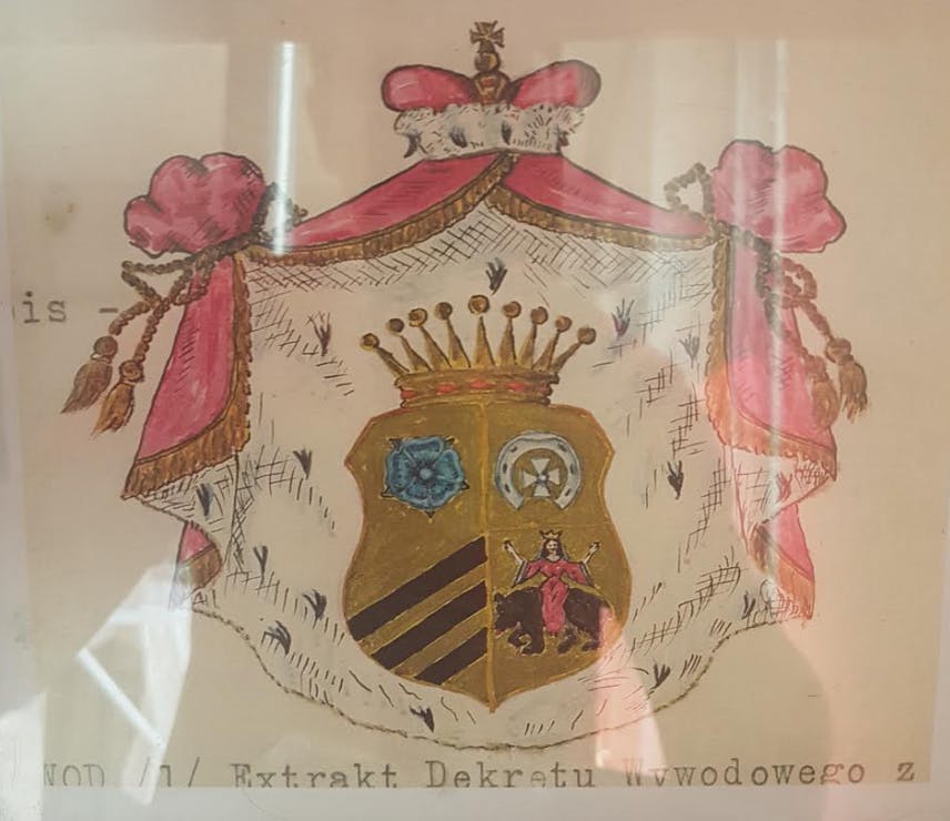 Original crest of arms at the museum. 