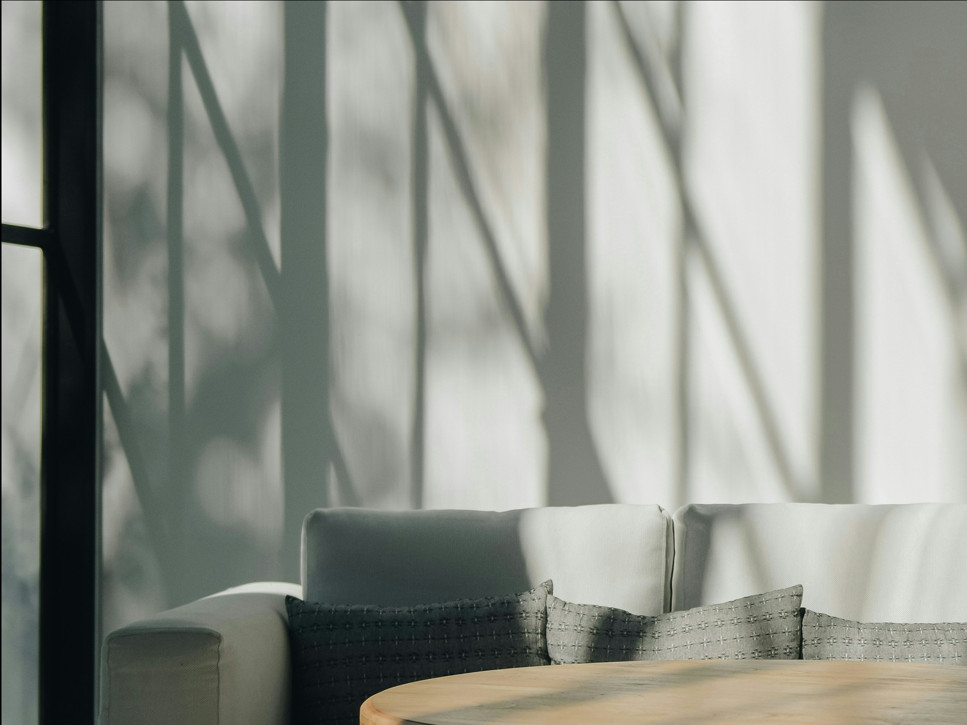 Bild zeigt die Tapezierarbeiten im Innenbereich von HCZ Zikeli