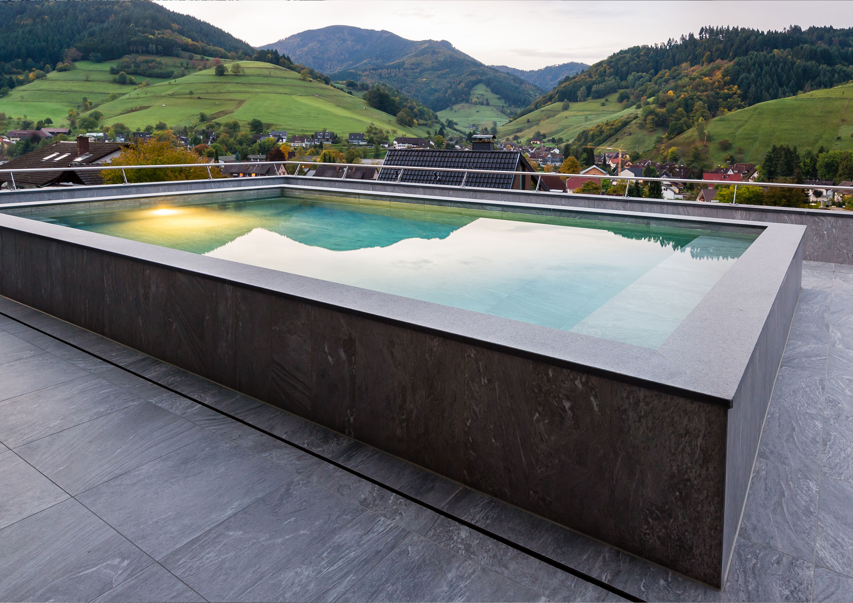 Panorama-Pool In Den Bergen | Projekt | B&B Fliesen Und Naturstein Freiburg