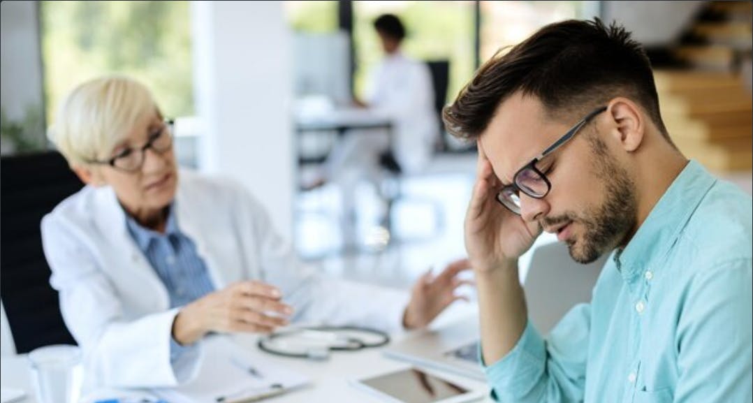 confused-patient-in-doctor's-office