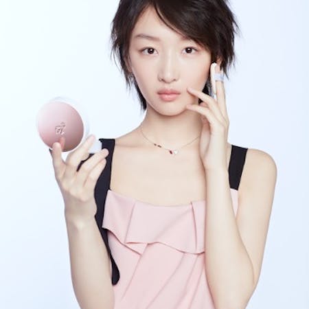 Chinese celebrity Zhou Dongyu with Lancôme cushion