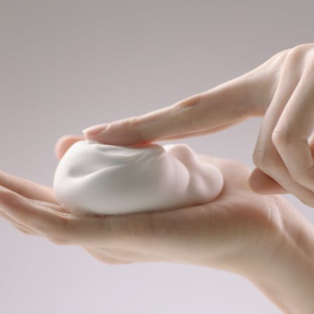 Image of Garnier Sakura Flower foam