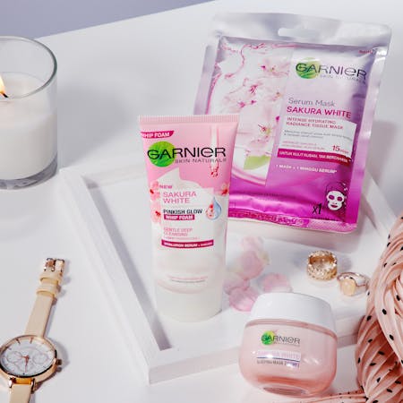 Image of Garnier Sakura Flower pack