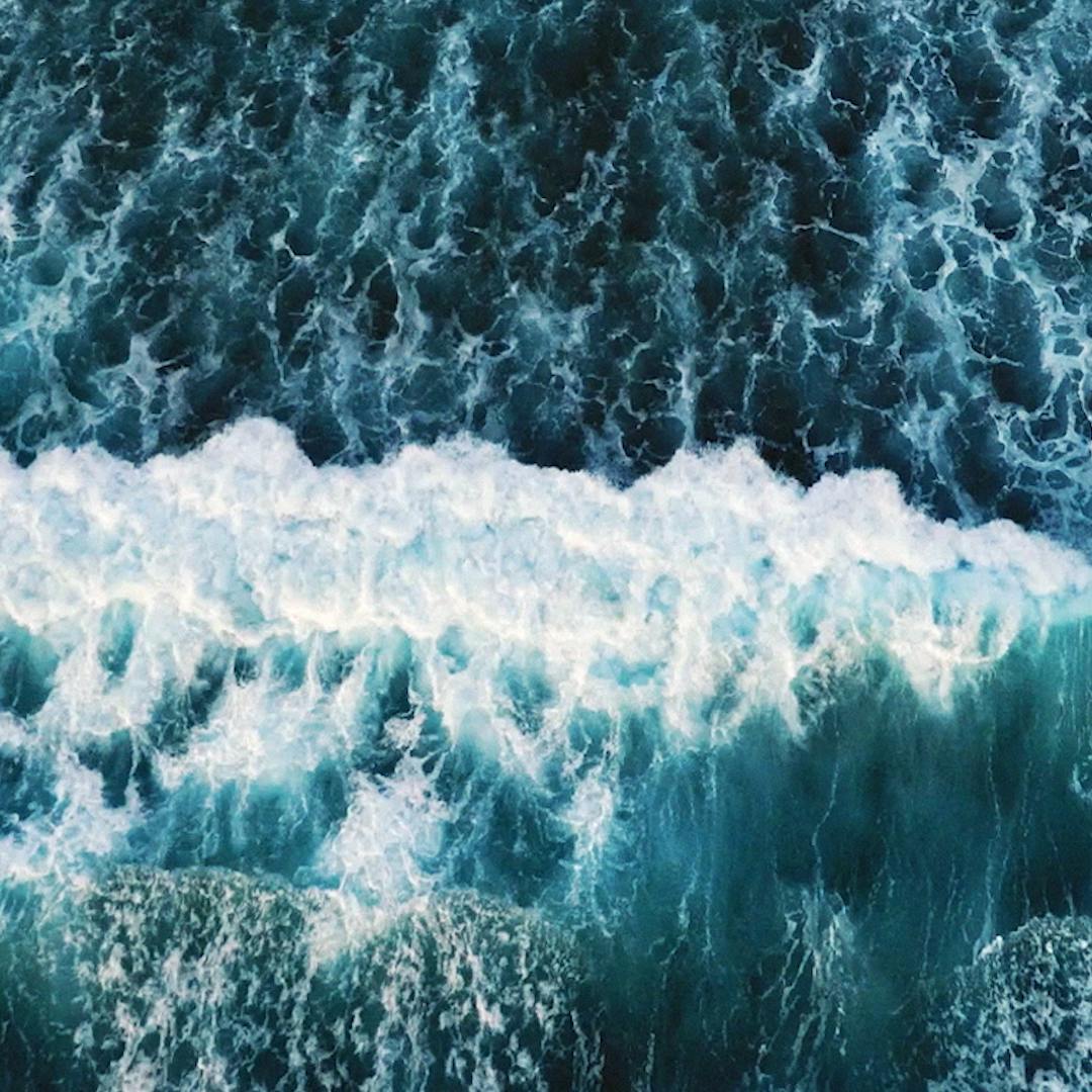 Image of the sea taken from the Essilor harmful lights campaign