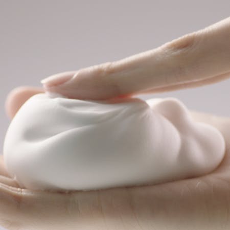 Image of Garnier Sakura Flower foam