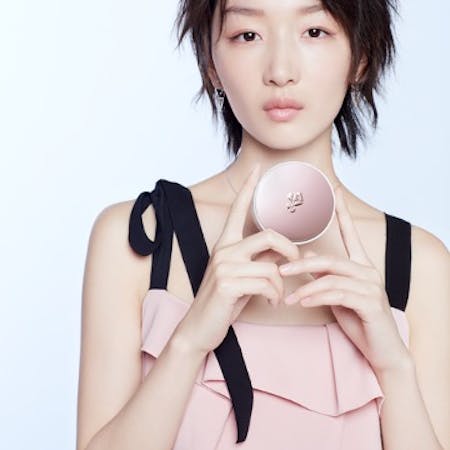 Chinese celebrity Zhou Dongyu with Lancôme cushion