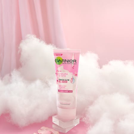 Image of Garnier Sakura Flower pack