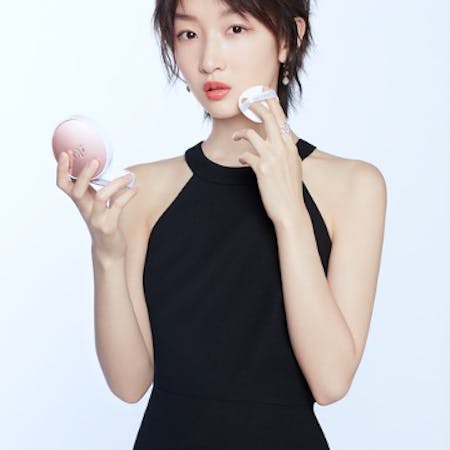 Chinese celebrity Zhou Dongyu with Lancôme cushion