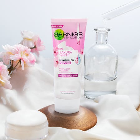 Image of Garnier Sakura Flower pack