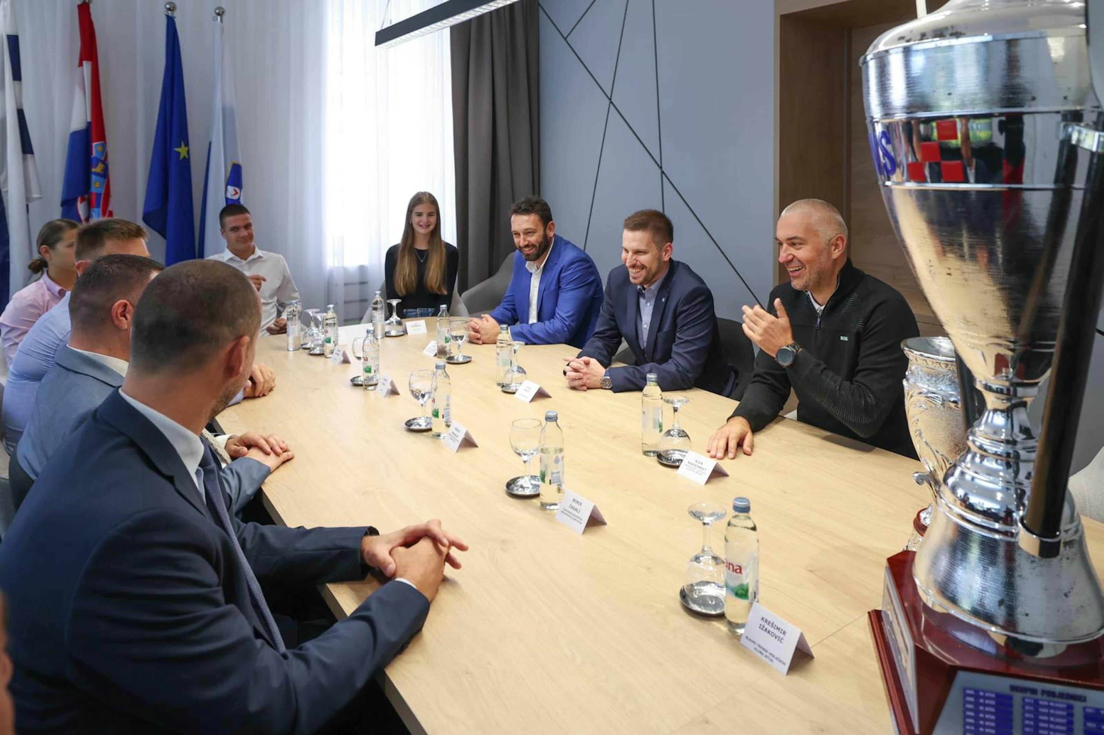 Gradonačelnik Radić primio i nagradio Iktusovce