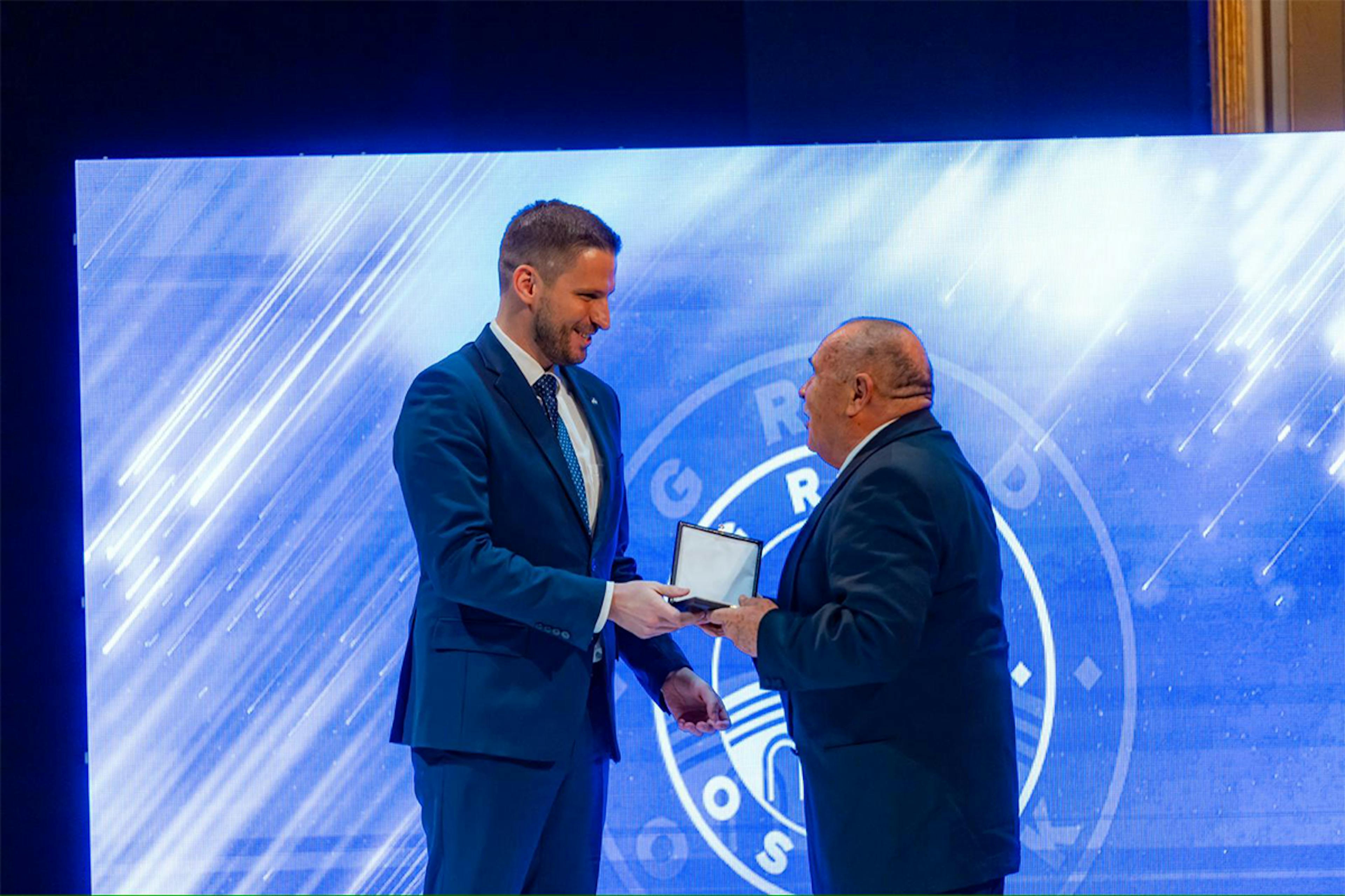 Zvonku Borbašu Pečat Grada Osijeka