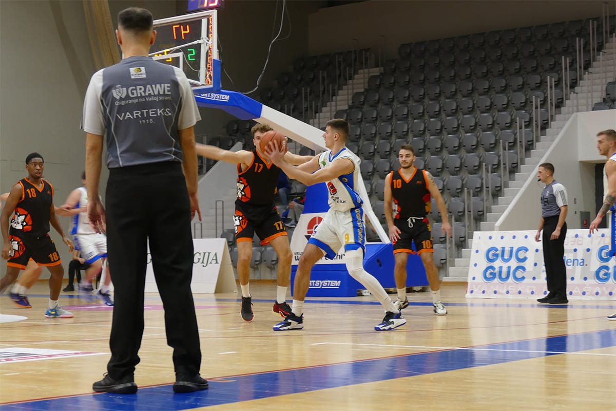 „Brokeri“ za bodove morali raditi prekovremeno