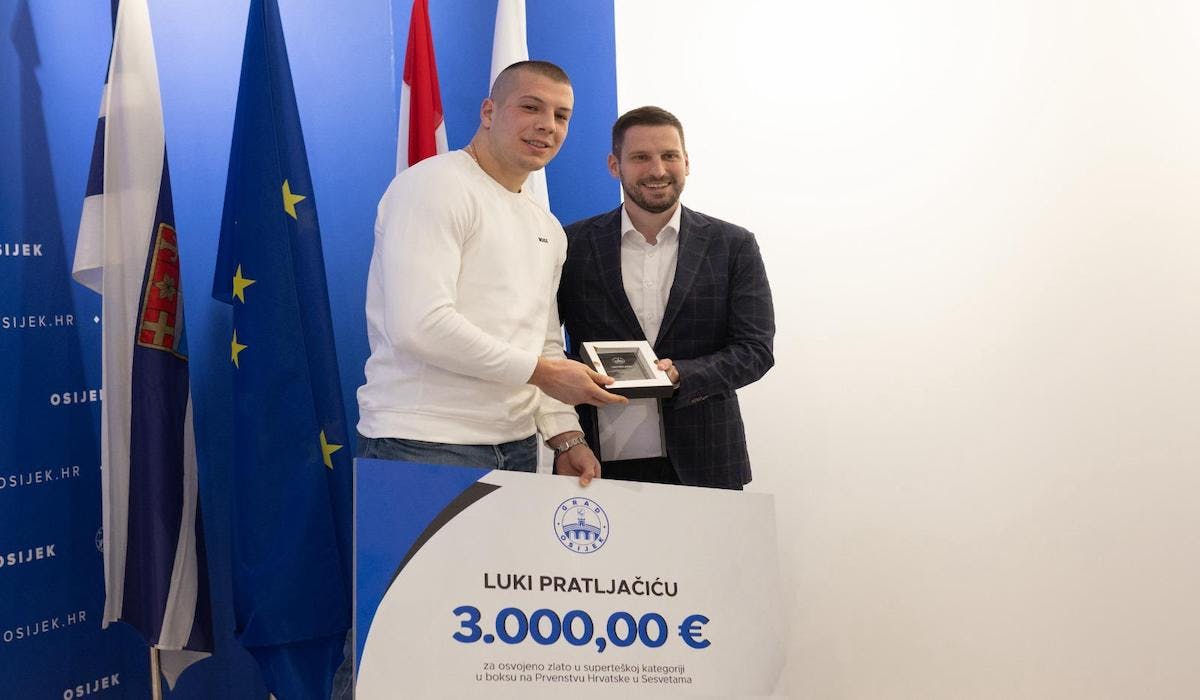 Gradonačelnik novčano nagradio Pratljačića