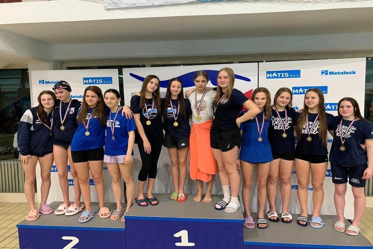 Osječkim plivačima 30 medalja i tri klupska rekorda u Sisku