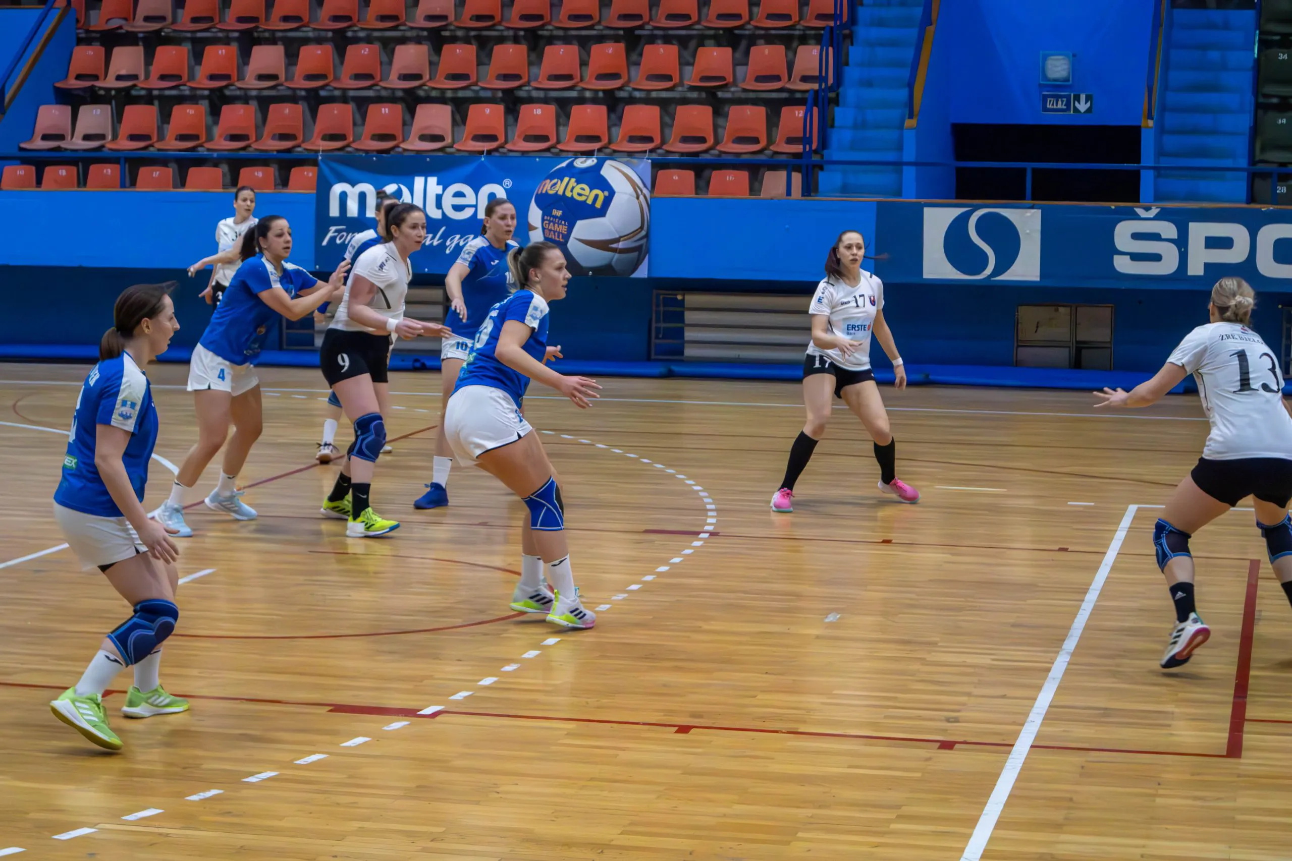 Osječanke s novim trenerom na teškom gostovanju
