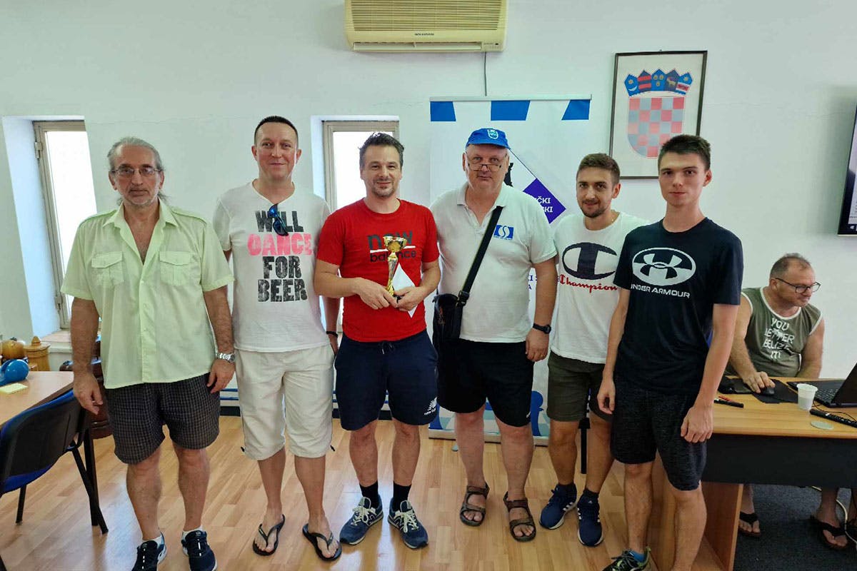 Fide majstoru Bojanu Medaku prvo mjesto na brzopoteznom šahovskom turniru!