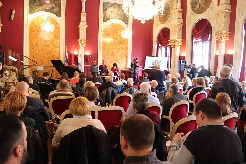 Prvo desetljeće Svjetlosti