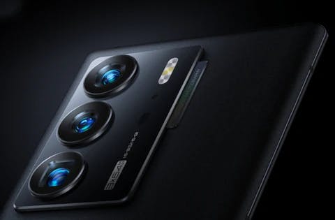 ZTE Axon 40 Ultra bends the rules of smartphone cameras to reach the next  level - PhoneArena